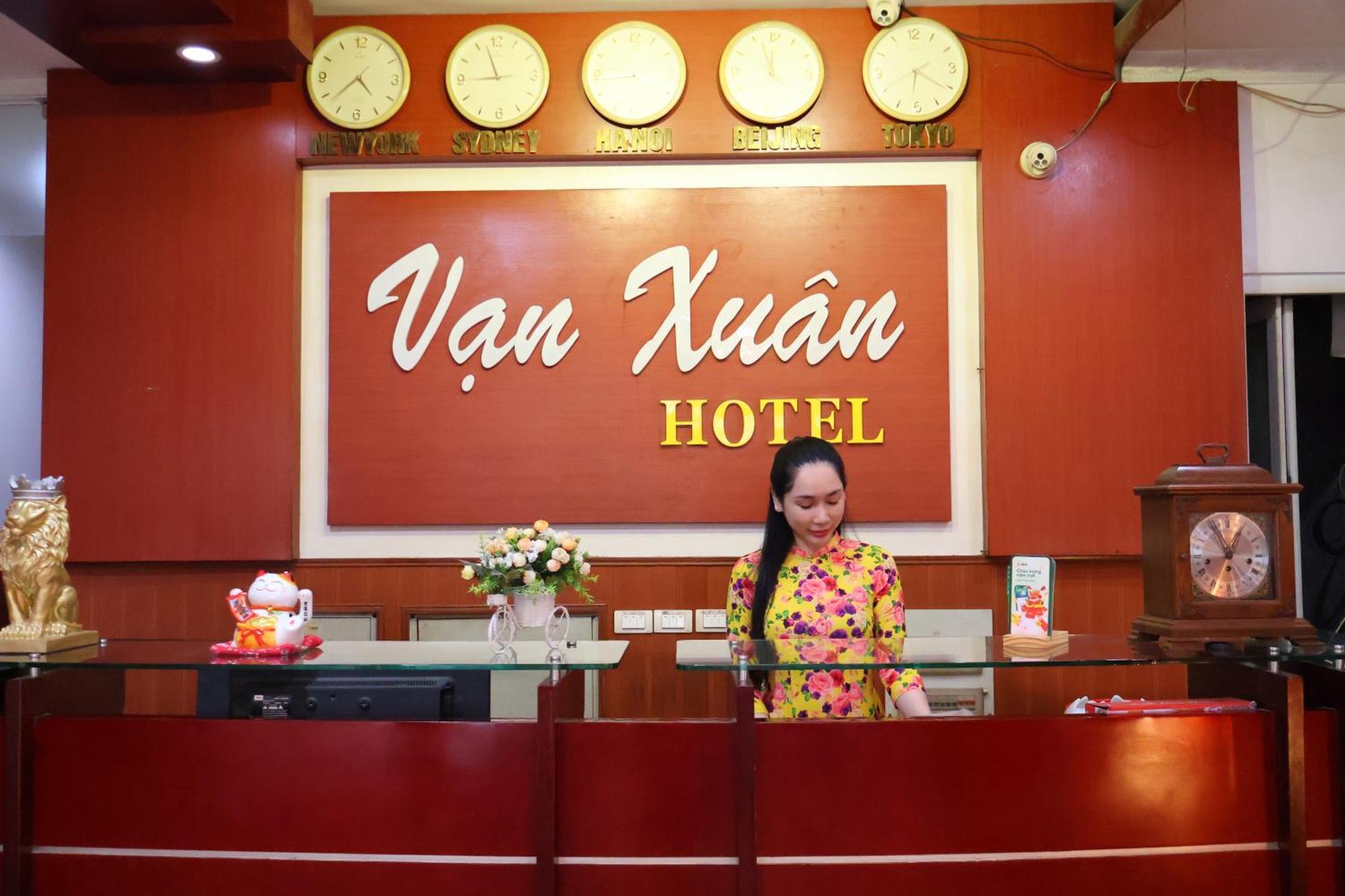 Van Xuan Hotel Hanoi Buitenkant foto
