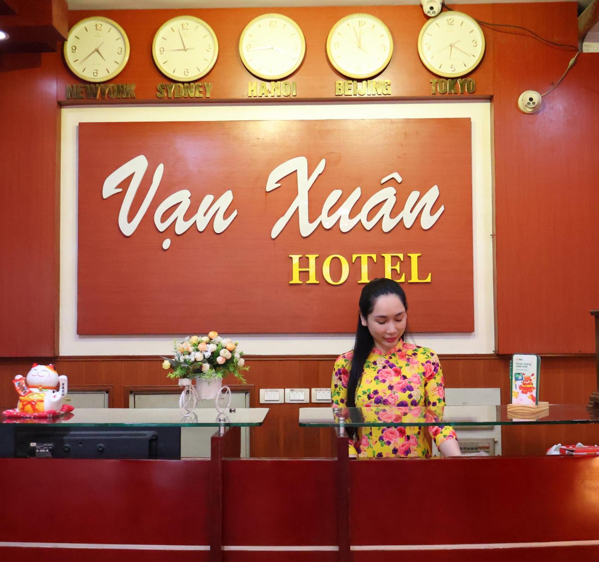 Van Xuan Hotel Hanoi Buitenkant foto